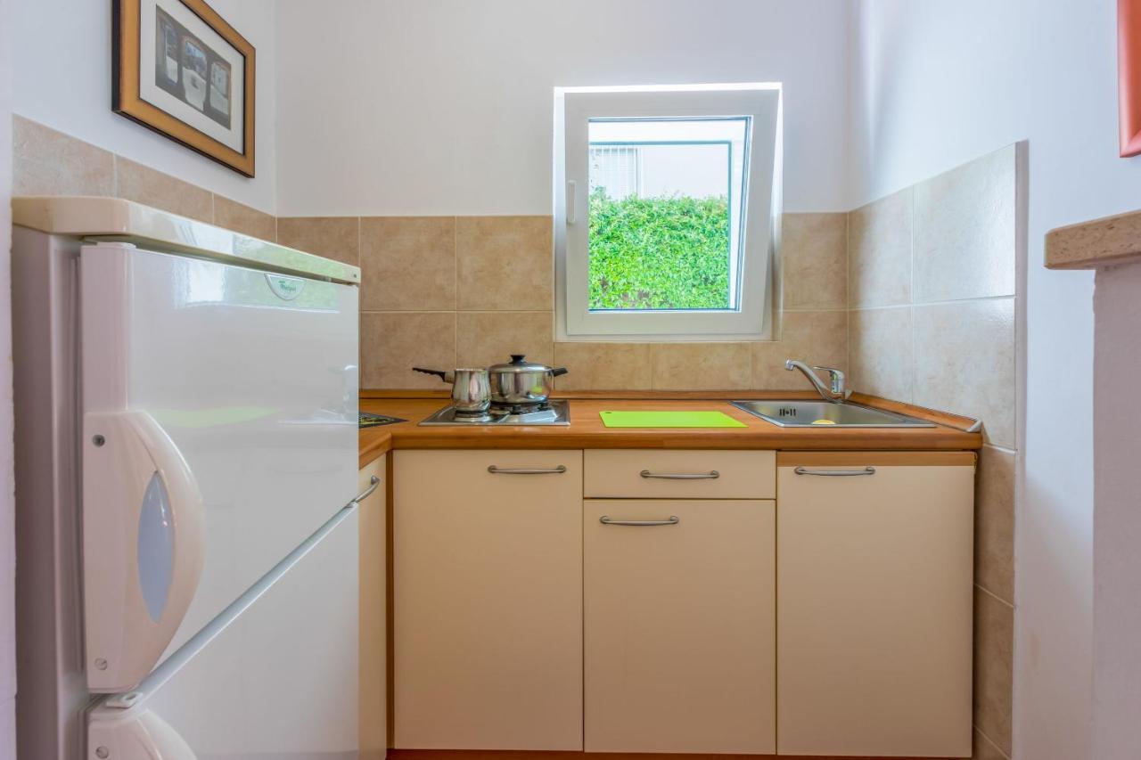 Apartments Loncaric Цриквениця Екстер'єр фото