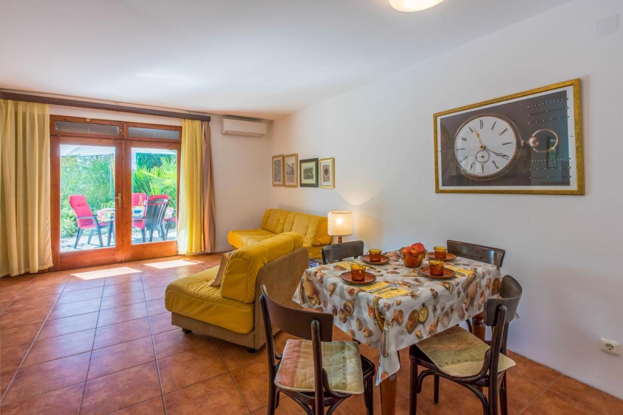 Apartments Loncaric Цриквениця Екстер'єр фото