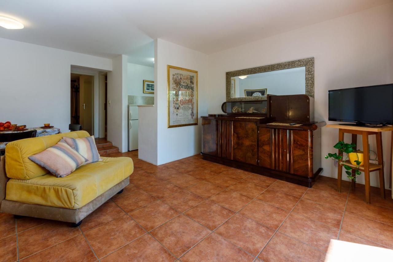 Apartments Loncaric Цриквениця Екстер'єр фото