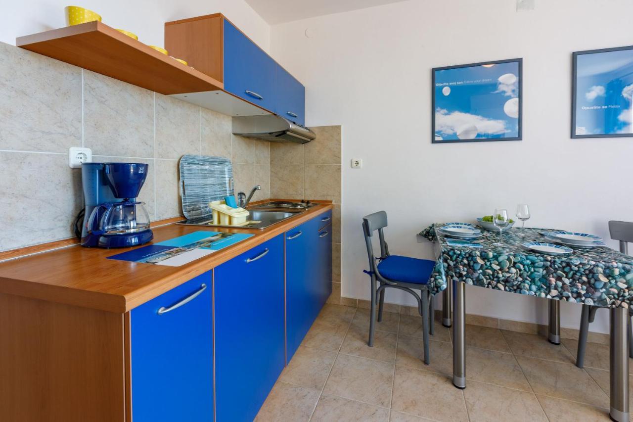 Apartments Loncaric Цриквениця Екстер'єр фото