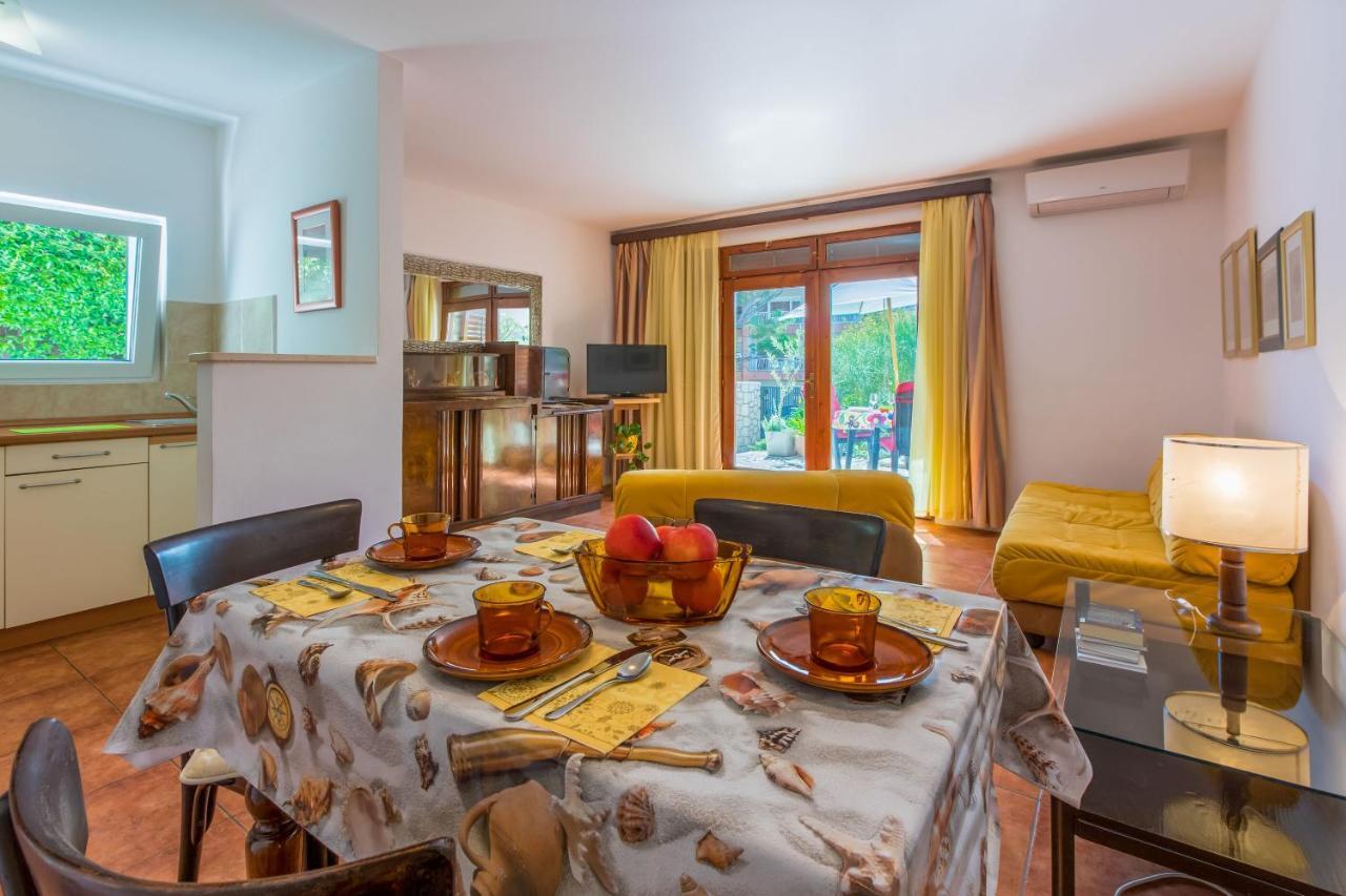 Apartments Loncaric Цриквениця Екстер'єр фото